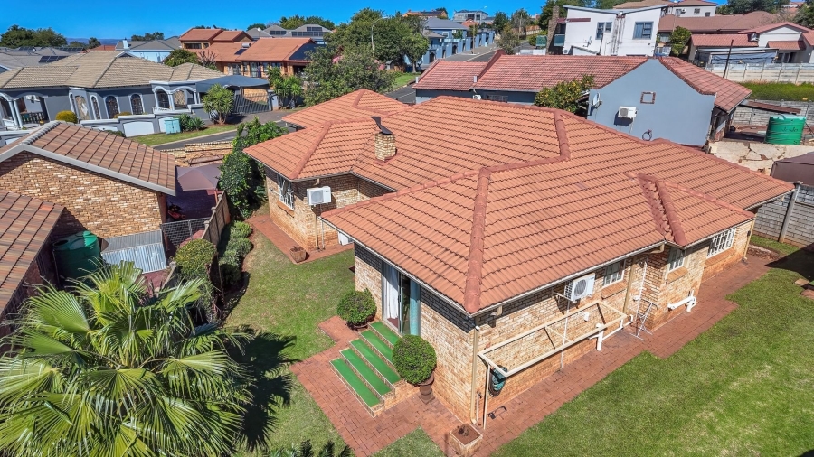 3 Bedroom Property for Sale in Safari Gardens North West